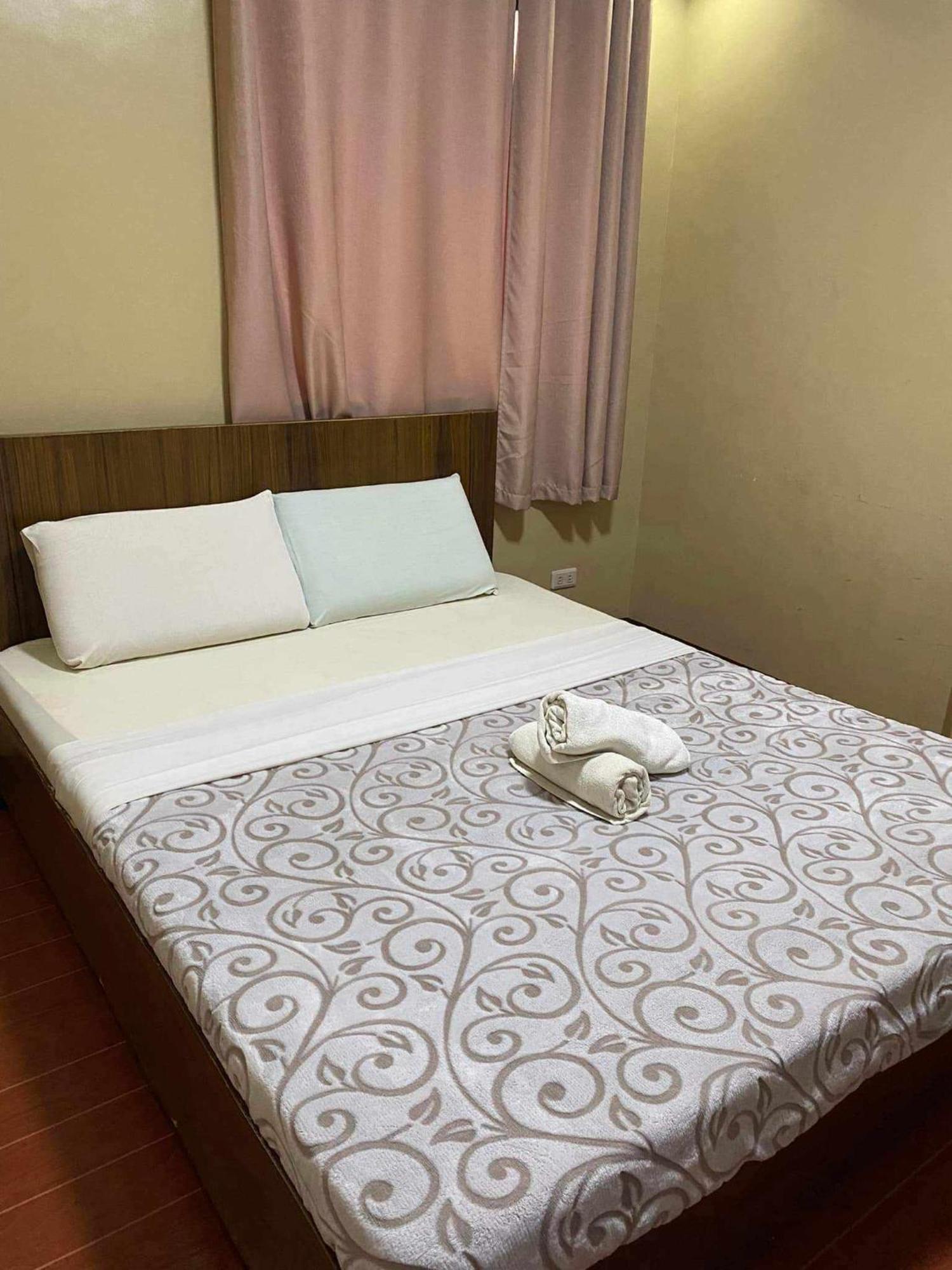 East Square Inn Bacolod Ngoại thất bức ảnh
