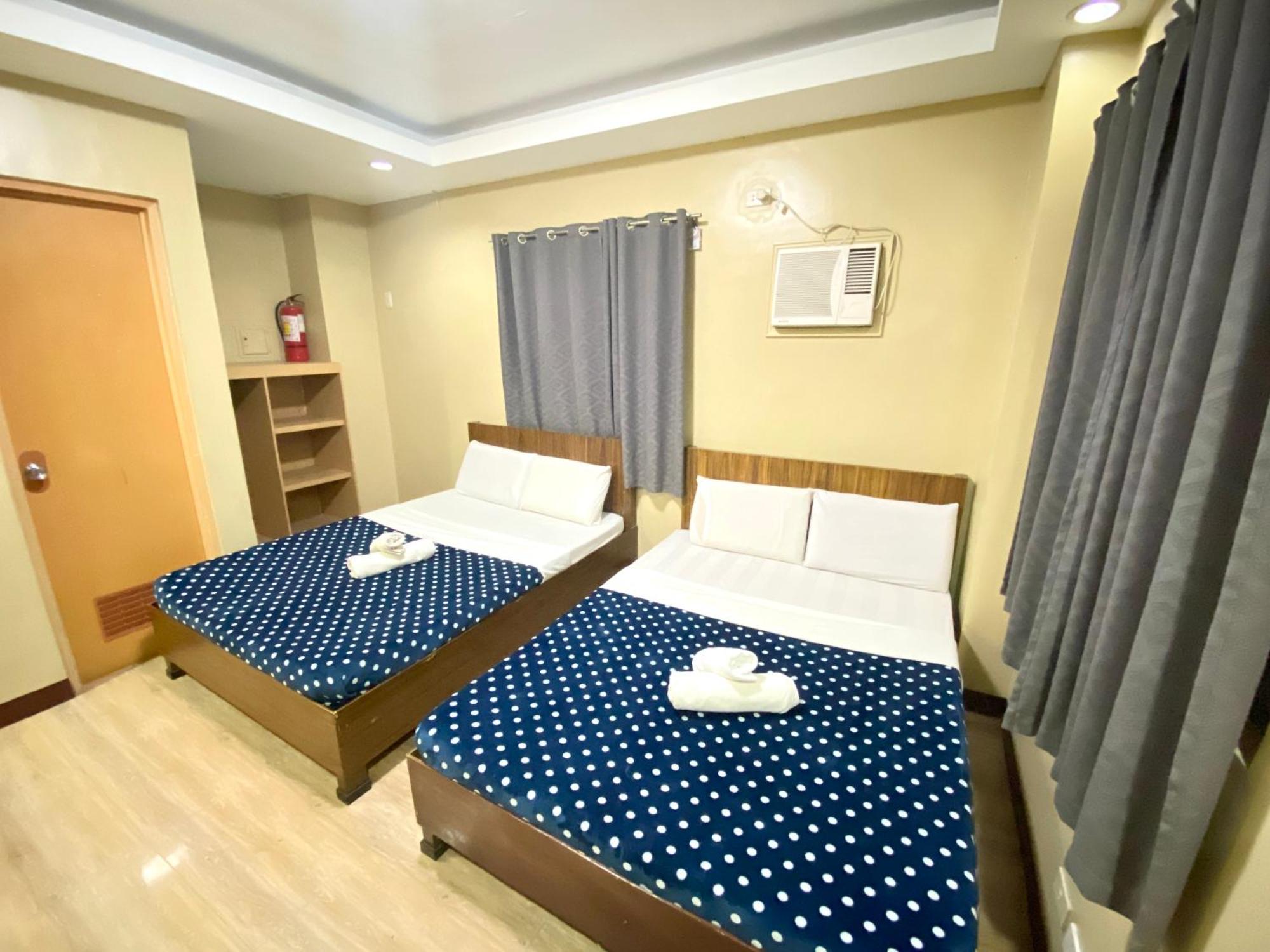 East Square Inn Bacolod Ngoại thất bức ảnh