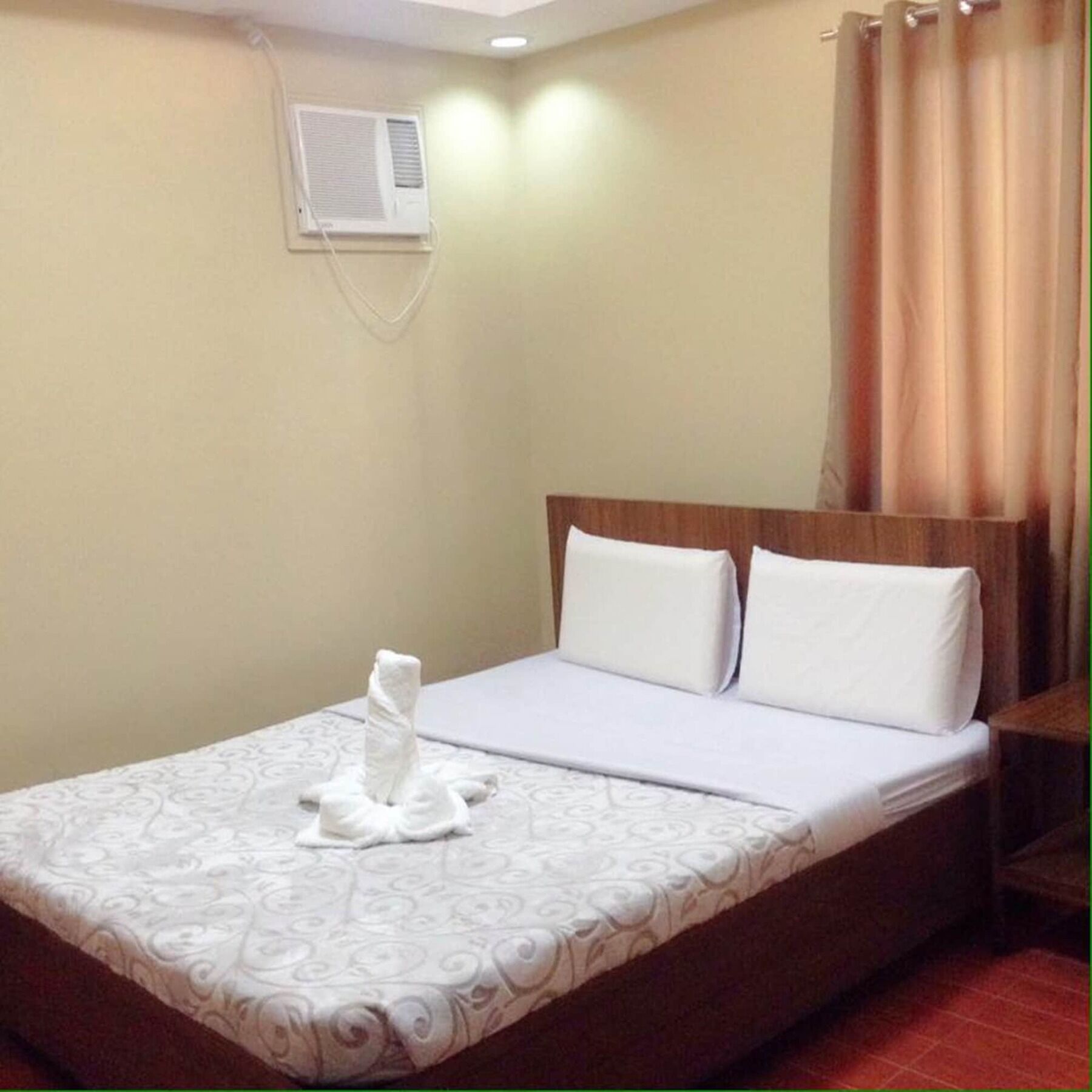 East Square Inn Bacolod Ngoại thất bức ảnh