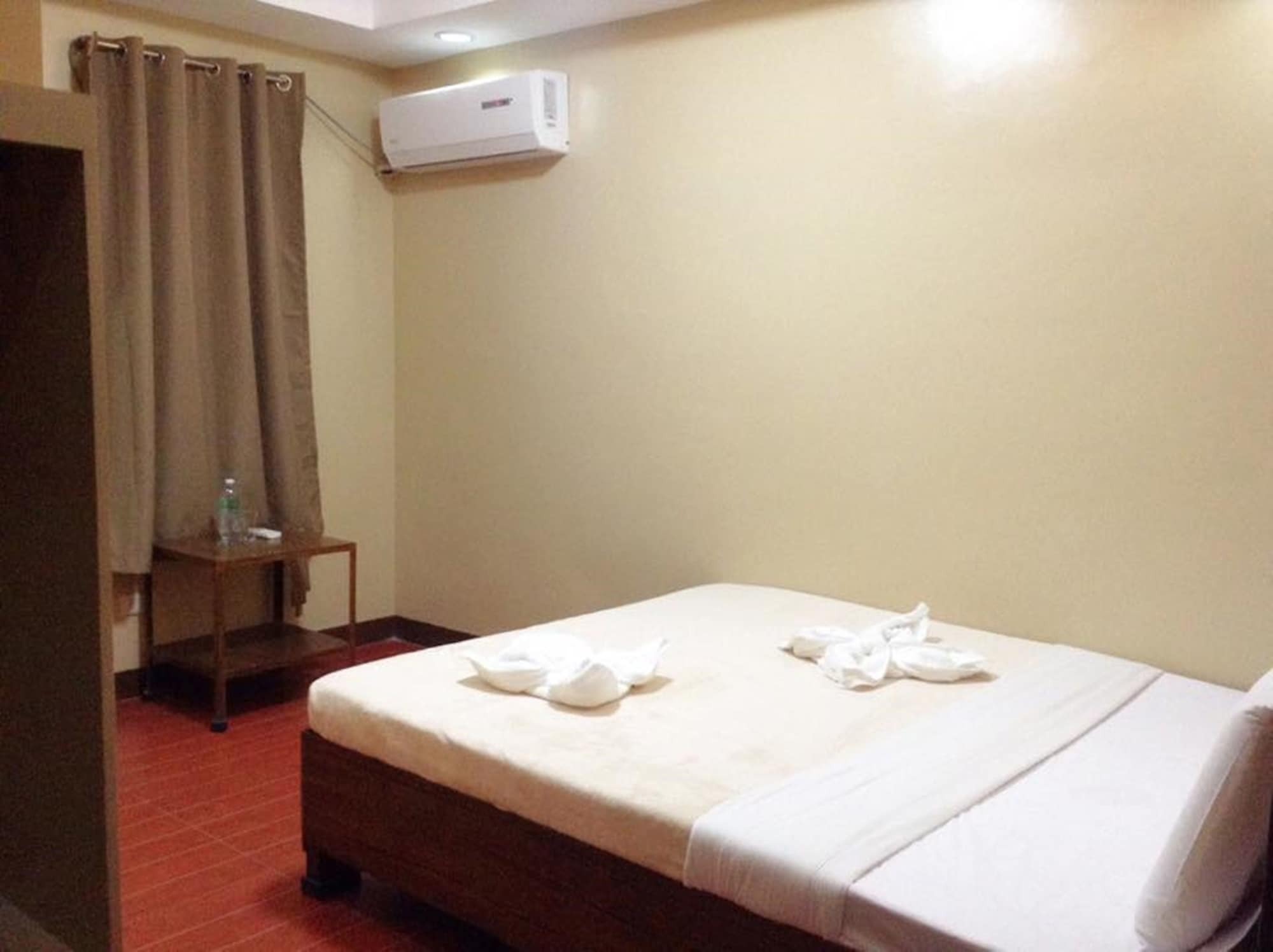 East Square Inn Bacolod Ngoại thất bức ảnh